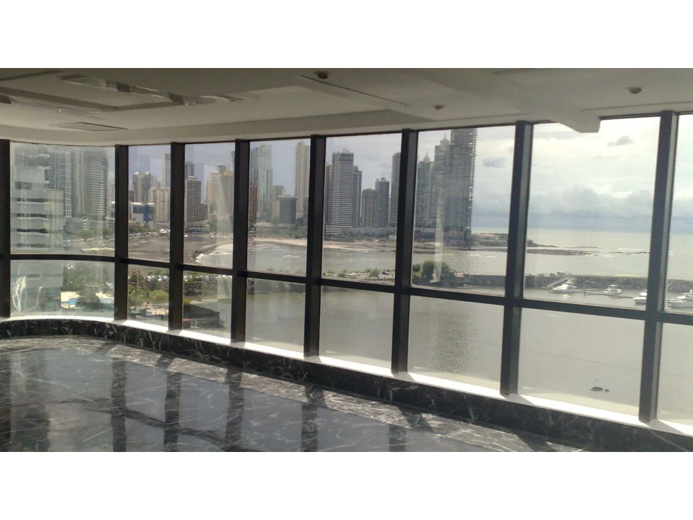 SE ALQUILA OFICINA EN AVENIDA BALBOA CON VISTA AL MAR NEGOCIABLE