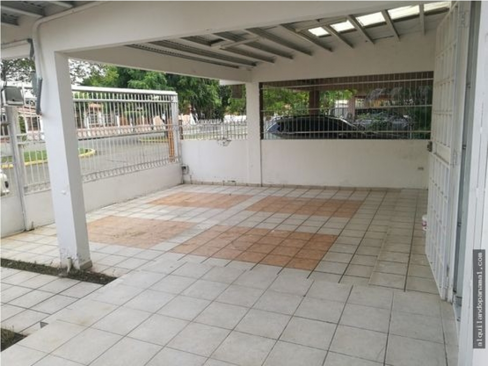 SE VENDE CASA COMERCIAL EN CHANIS - 2