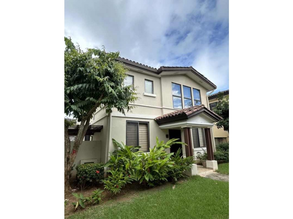 VENDO CASA EN HOWARD EN RIVER VALLEY