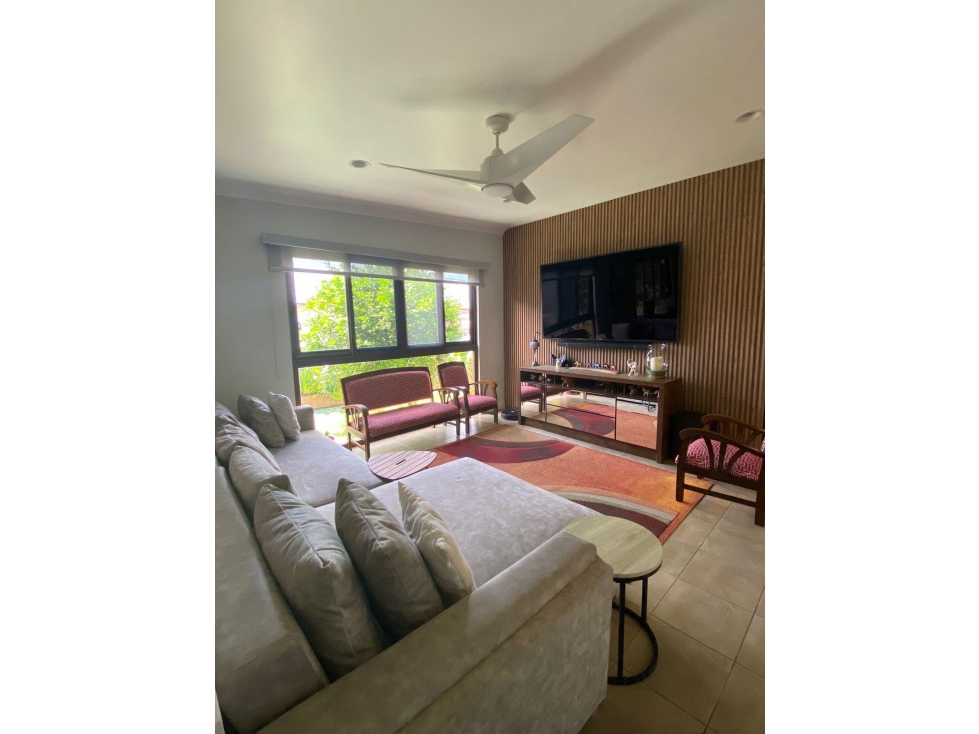 En venta casa en Altos de la Gloria, Betania