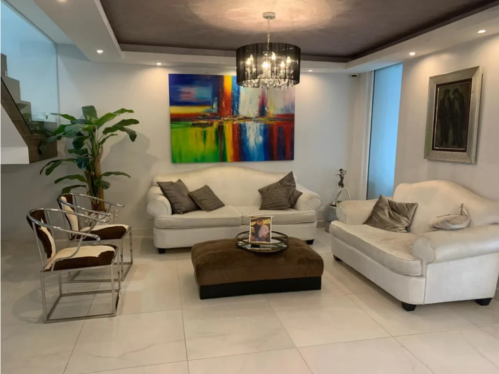 SE VENDE CASA EN ALTOS DEL GOLF $550,000 AM