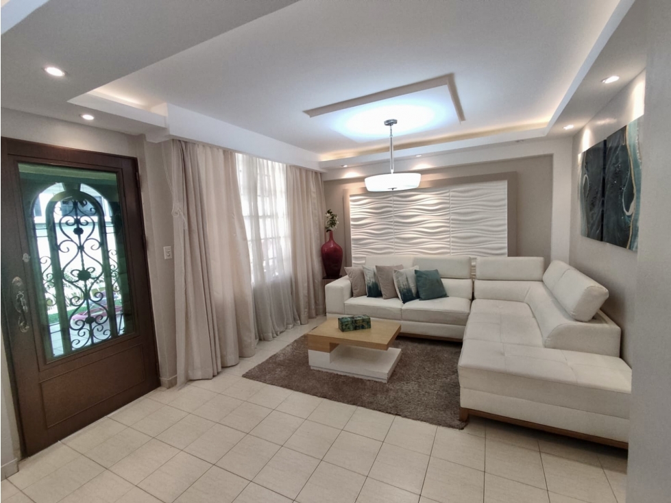 SE VENDE HERMOSA CASA REMODELADA EN ARRAIJAN — foto 3