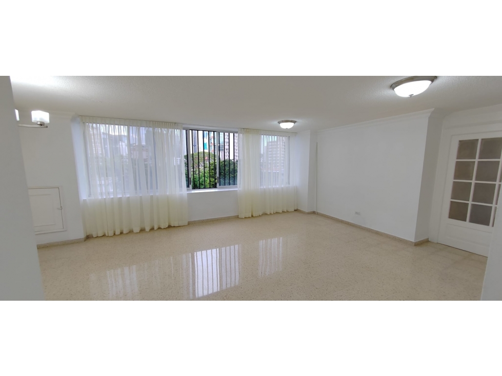 Alquilo apartamento con sexy Ubicación en Via Argentina — foto 3