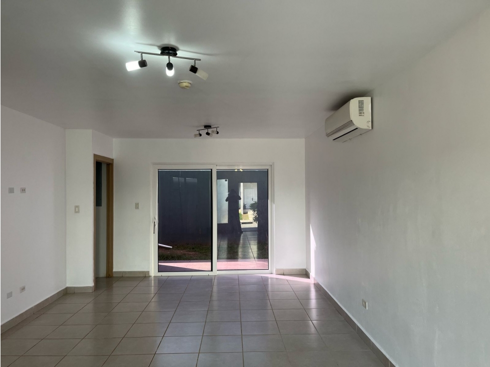 Se Vende Casa en PH Victoria, Brisas del Golf