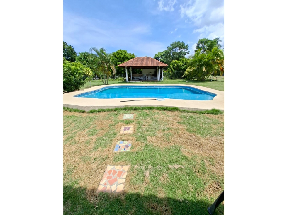 En venta propiedad con 3 cabañas en Santa Clara, Río Hato - 2