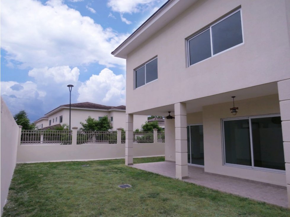 Se alquila o se vende casa en altos del parque 338 mts2 $3500 — foto 3