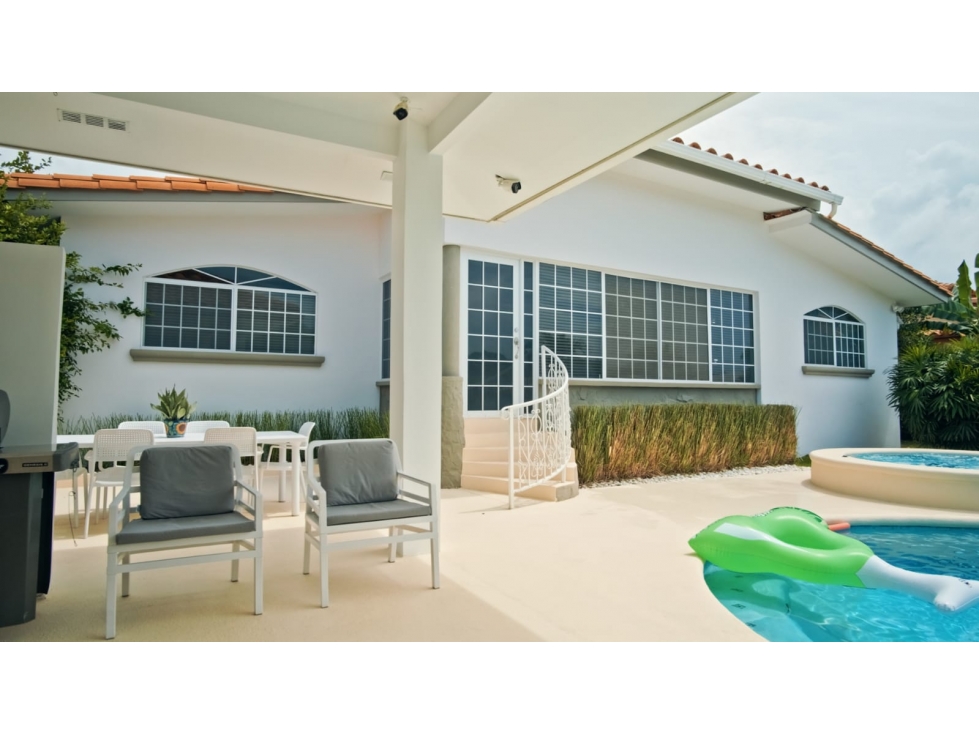 Se alquila/vende casa de Playa con piscina en Coronado por Mes/días - 4