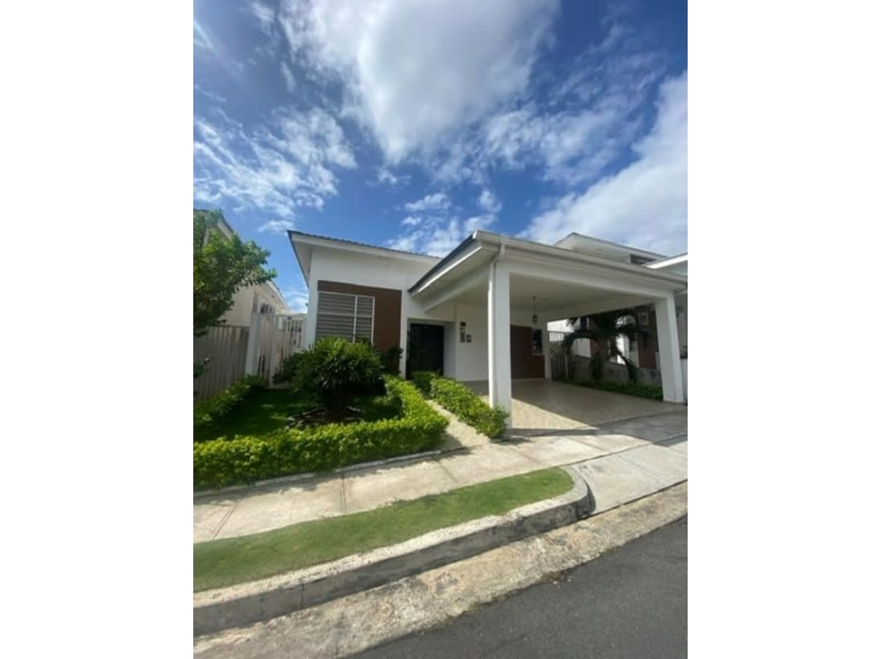 SE VENDE CASA EN COSTA VERDE $265,000 AM