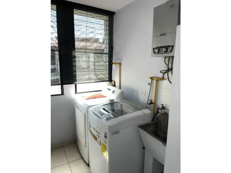 SE VENDE APARTAMENTO EN LA 12 DE OCTUBRE — foto 2