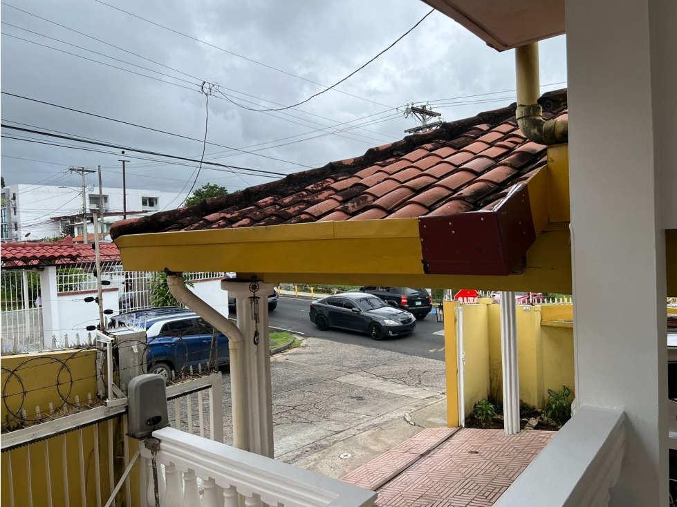 VENDO CASA COMERCIAL O RESIDENCIAL EN LA 12 DE OCTUBRE!!! - 1