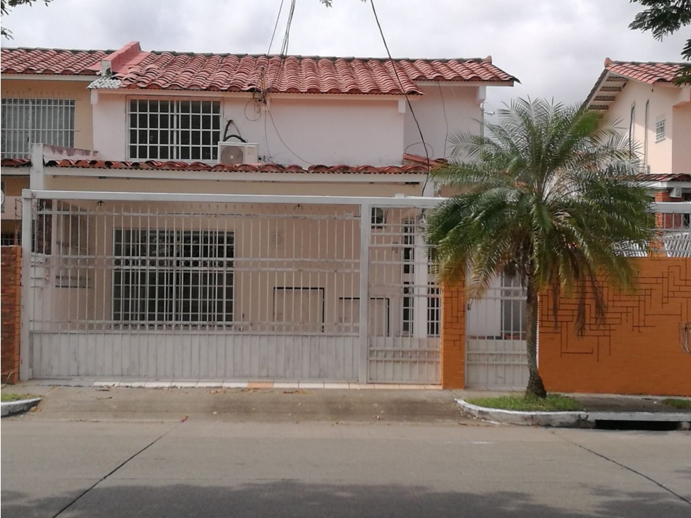 Se Alquila Casa Duplex En Chanis $1700