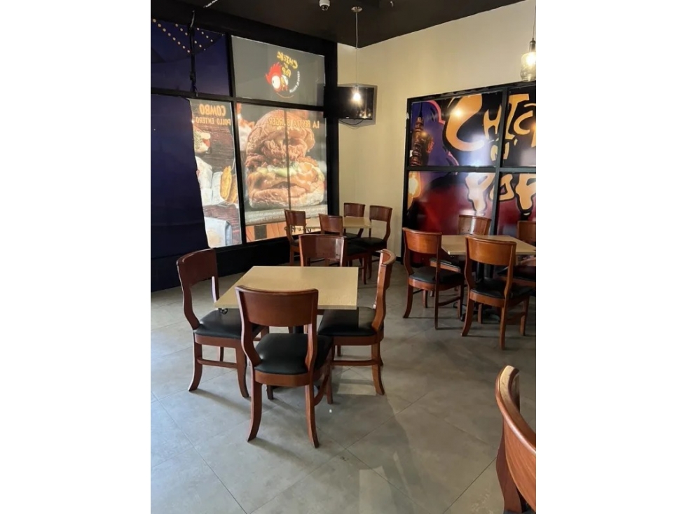 Local comercial en Costa Verde, 200mts - $4500.00. EQUIPADO - 3