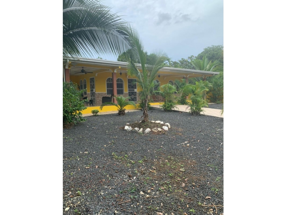 CM SE VENDE CASA EN LAS TABLAS $200,000