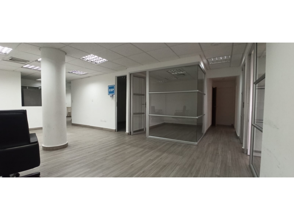 Se Alquilan oficinas en la mejor zona de Ave Balboa >>165mt2 - 4
