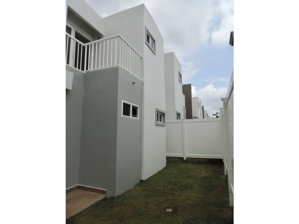 SE VENDE CASA EN BRISAS DEL GOLF $250,000 AM — foto 2