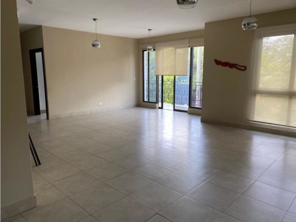 Alquilo Amplio y luminoso apartamento en Altos de Amador — foto 2