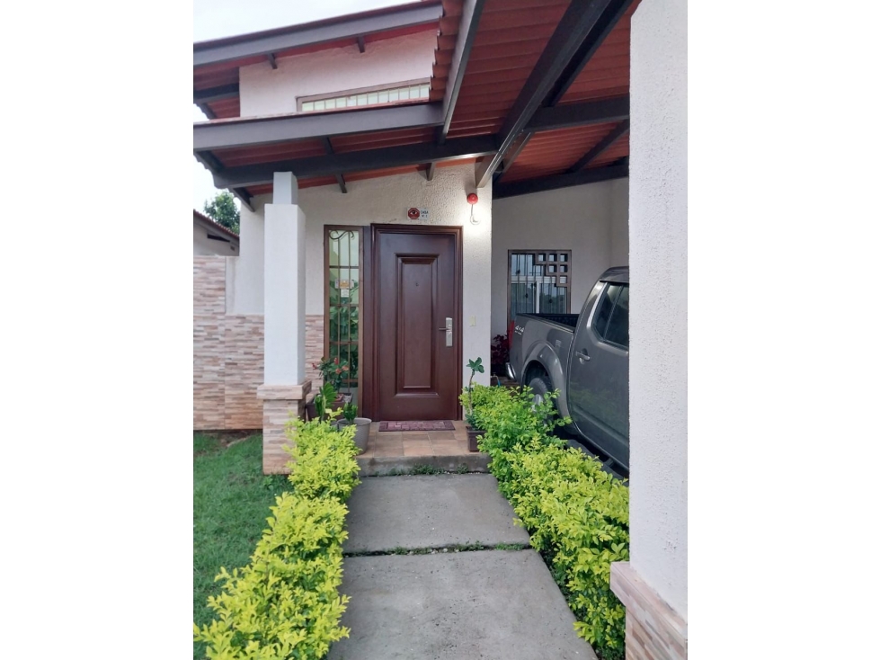 ALQUILO HERMOSA CASA RESIDENCIAL EN VISTA VERDE $700!!! — foto 2