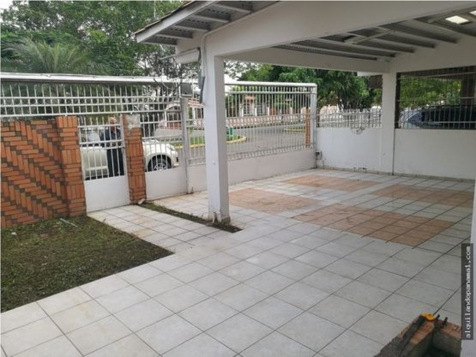 SE VENDE CASA COMERCIAL EN CHANIS - 4