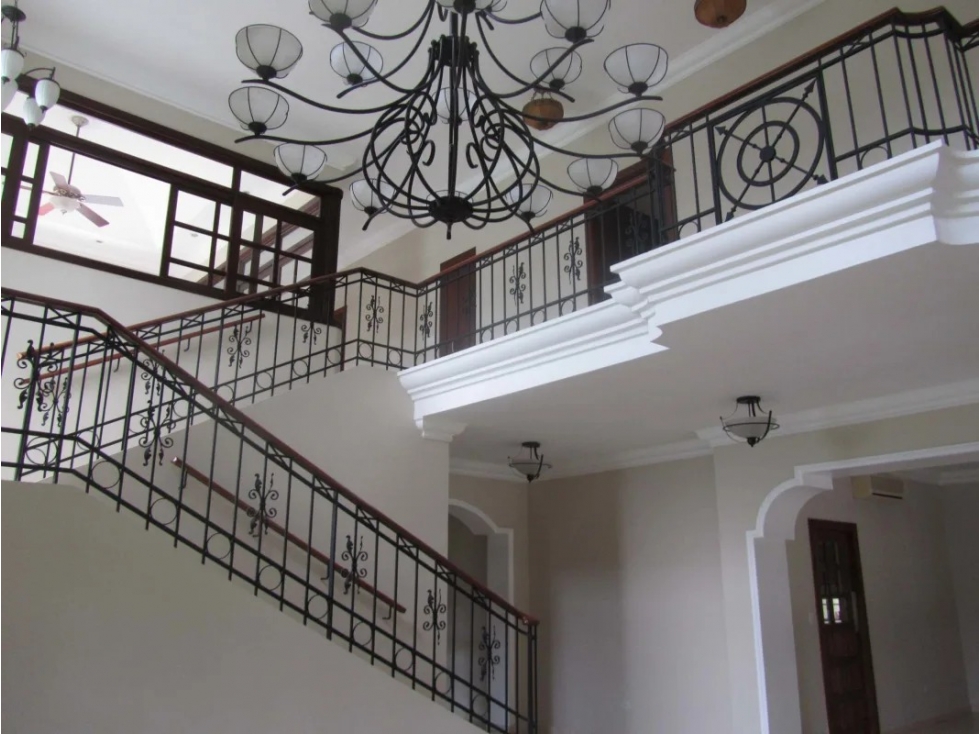 SE VENDE CASA EN EL DORADO