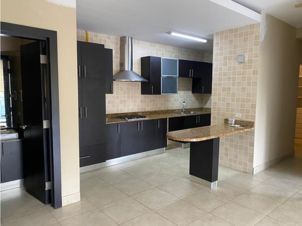 Alquilo Amplio y luminoso apartamento en Altos de Amador — foto 4