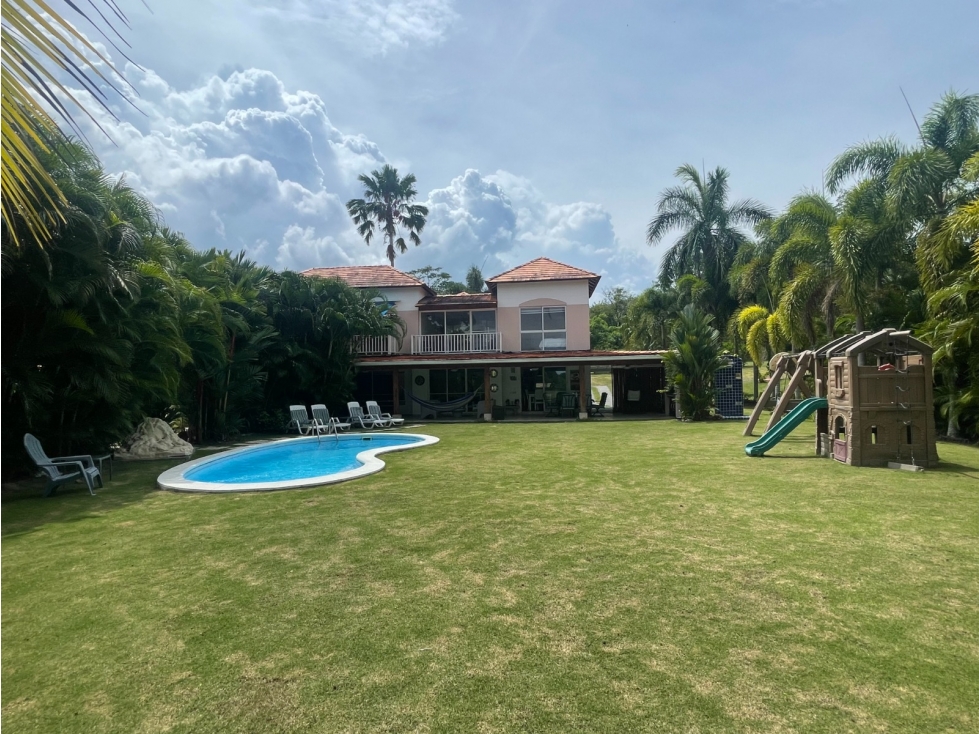 SE VENDE VILLA EN COMPLEJO CERRADO EN DECAMERON - 1