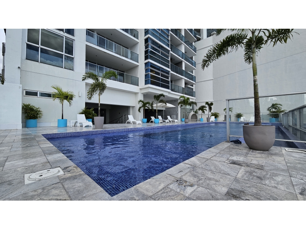 SE ALQUILA APARTAMENTO EN AV. BALBOA