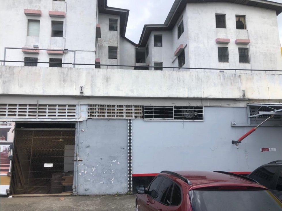 Se Vende Local en Rio Abajo