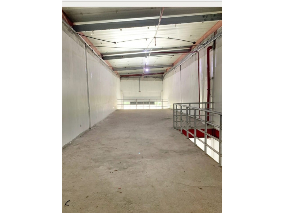 Se alquila local comercial en Obarrio 260 m2 $4100 - 2