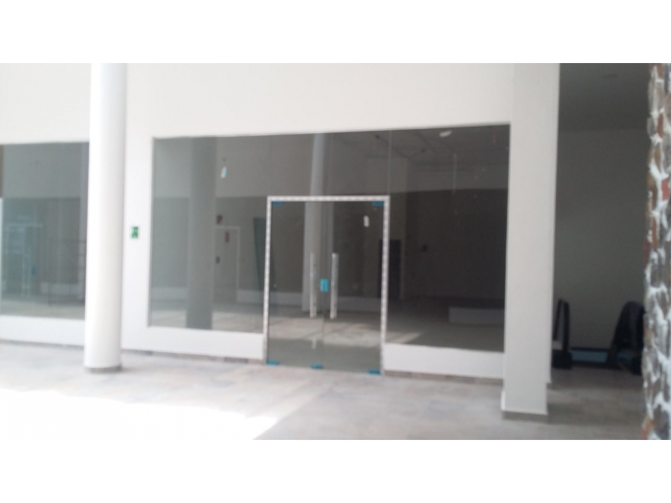 Se alquila local comercial en Bella Vista 90m2 $1500