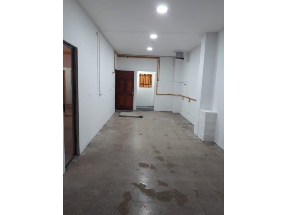 SE ALQUILA LOCAL COMERCIAL EN SANTA ANA $1000 - 5