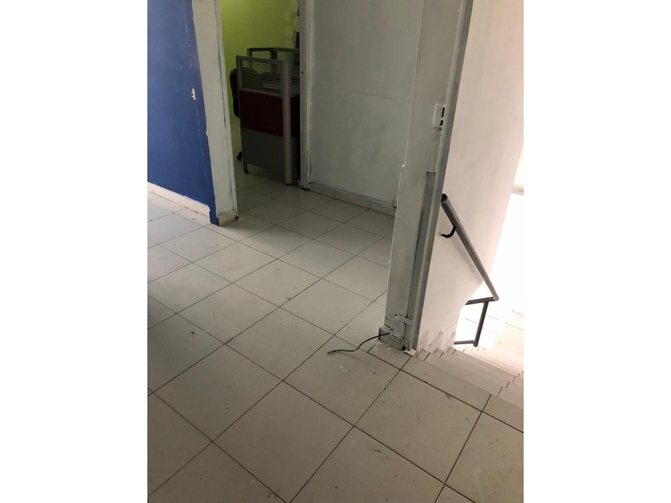 Se alquilan locales comerciales en el cangrejo $1600 - 3