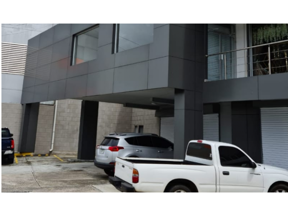 Se alquila Local Comercial en el Dorado $2000