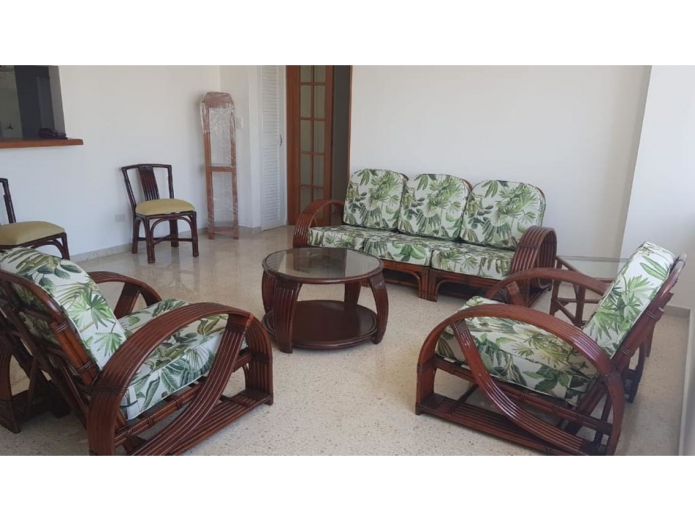 Alquilo espectacular apartamento en via argentina