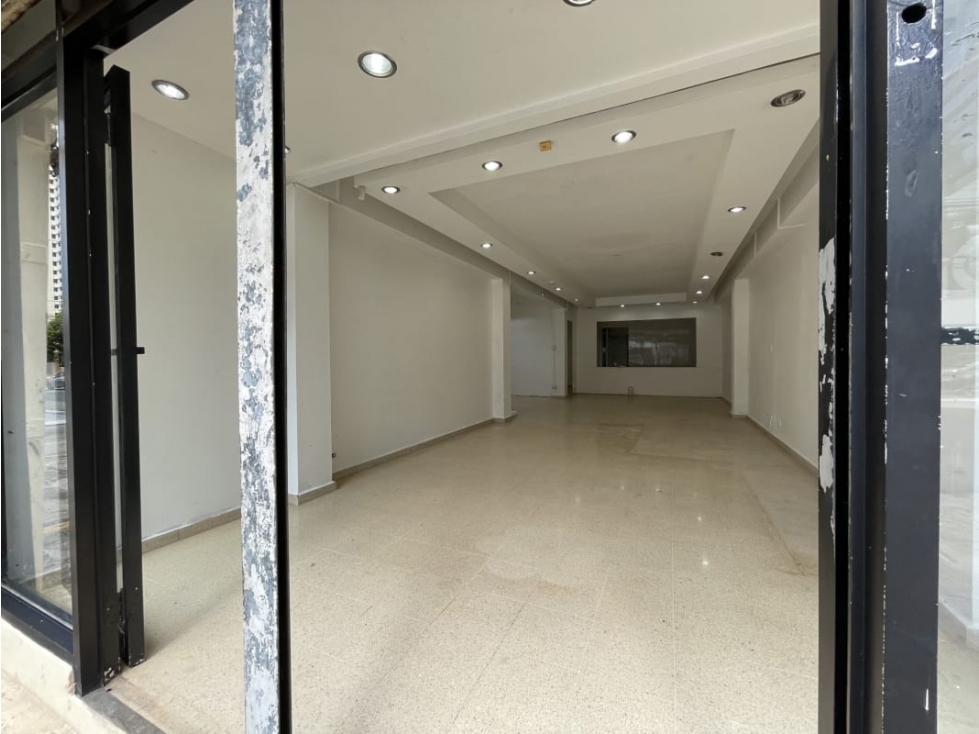 Se alquila Local Comercial de 300 m2 $4500 — foto 4