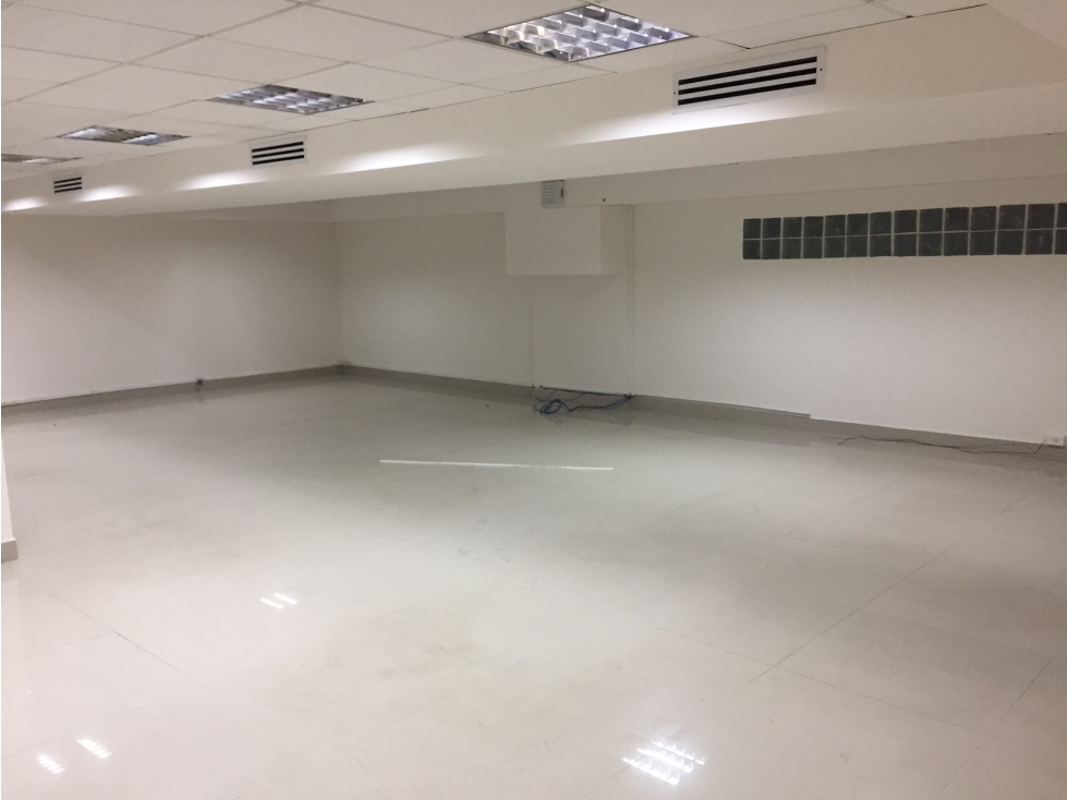 Se alquila local comercial en bella vista 500 m2 $ 5000 — foto 3
