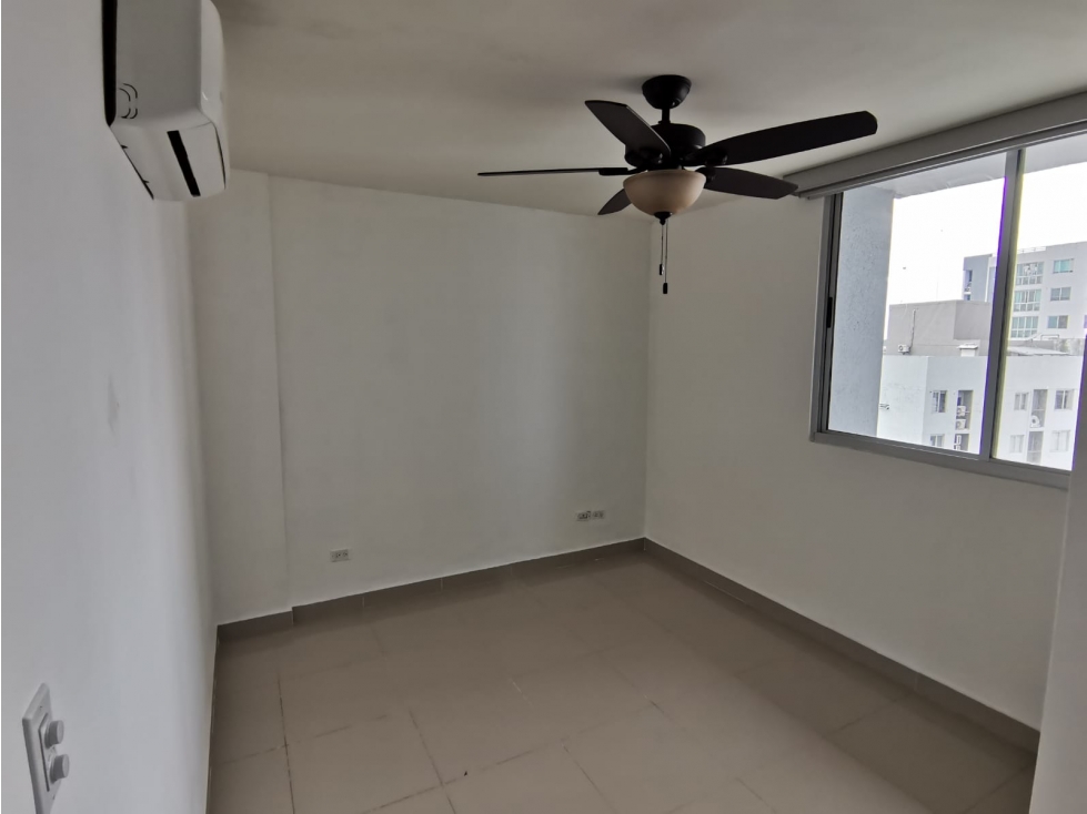 Se alquila apartamento en carrasquilla $795 — foto 4