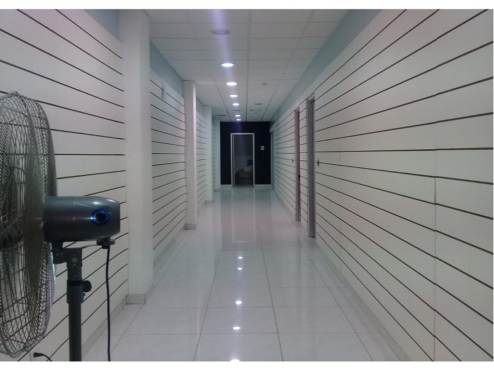SE ALQUILA O SE VENDE LOCAL COMERCIAL EN ZONA LIBRE - 3