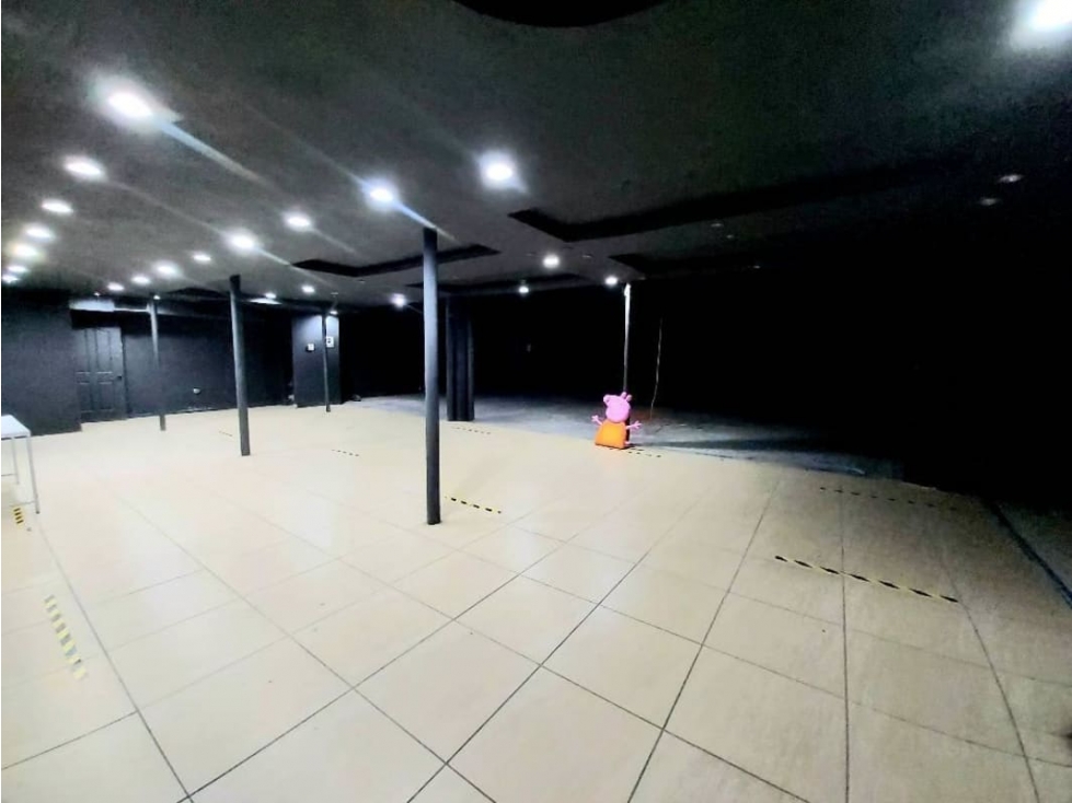 SE ALQUILA AMPLIO LOCAL COMERCIAL EN TUMBA MUERTO — foto 2