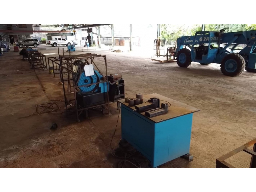 SE ALQUILA BODEGA CON EQUIPOS PARA PROYECTO EN CONSTRUCCION - 3
