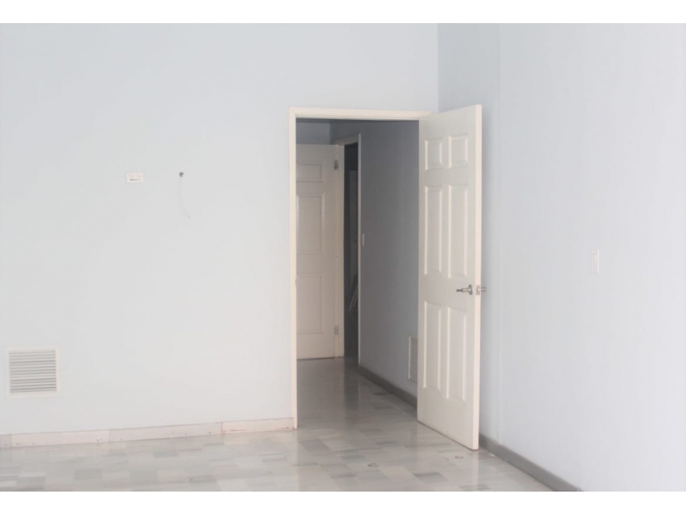 Se Alquilan 2 Locales Comerciales Consultorios $1.659.00 El Cangrejo - 6