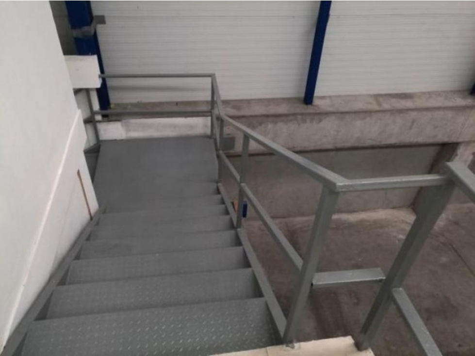 Se Vende Ofi-bodega en Mañanitas 300 Mts $430.000.oo - 5