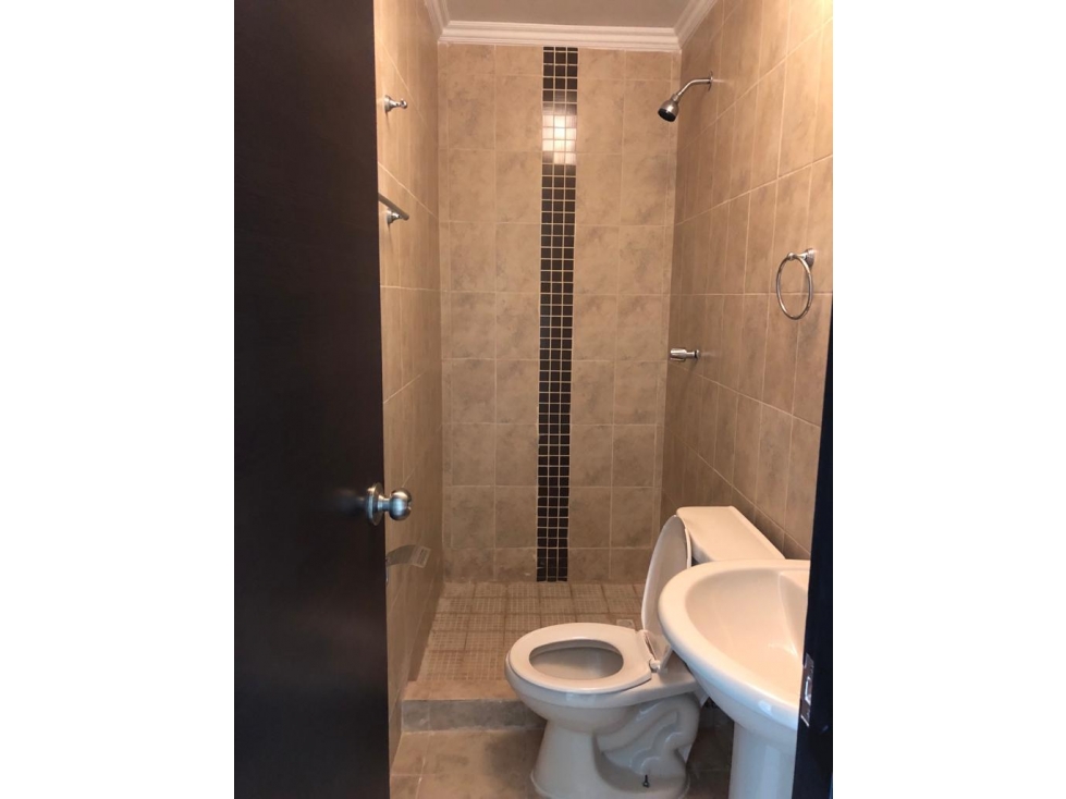 Se vende linda CASA en BRISAS DEL LAGO 24 de Diciembre — foto 3