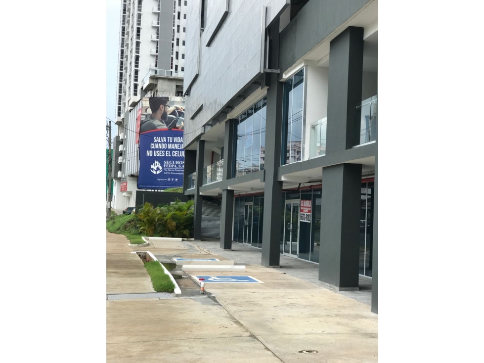 Se Alquila local comercial de 165m2 en Bella Vista $1,650 - 1