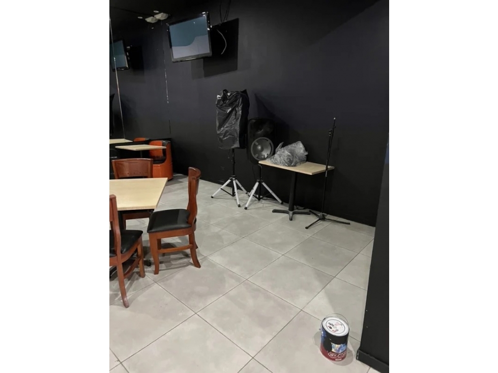 Local comercial en Costa Verde, 200mts - $4500.00. EQUIPADO - 6