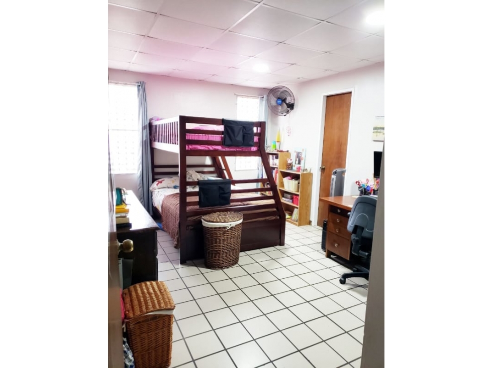 Vendo hermosa casa 2 pisos Condado del Rey $225.000 — foto 2