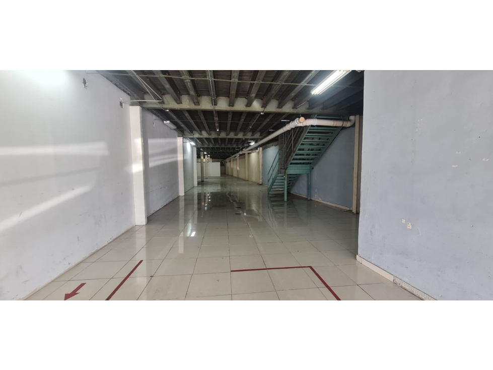 Se alquila Local en La Av. Fernandez de Córdoba 360 Mts y 450 Mts — foto 3