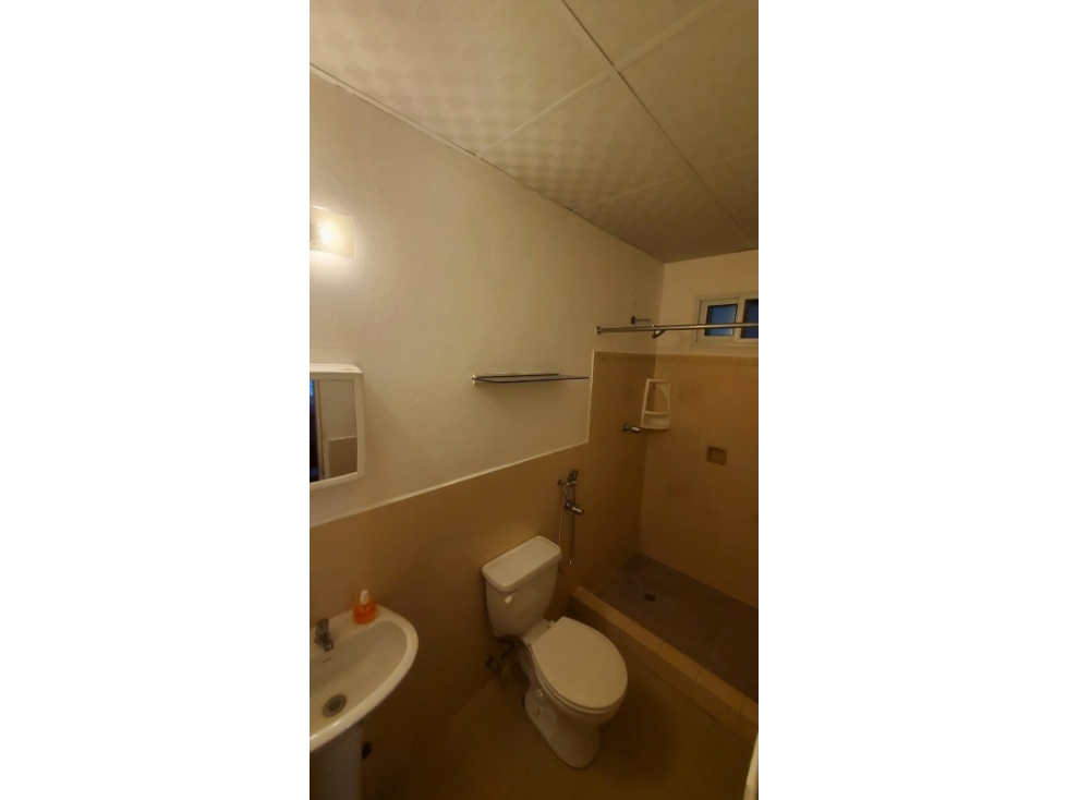 Alquilo casa semiamoblada Villa Lucre $1.050 — foto 3