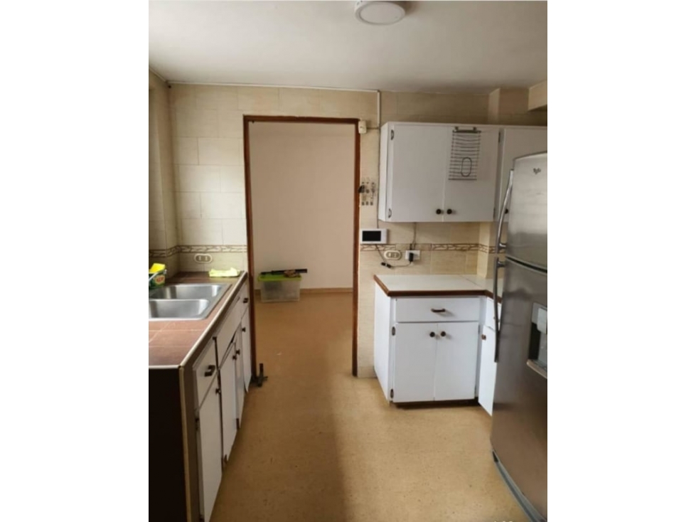 Se alquila hermosa casa 3 niveles Linda vista $1.100 — foto 2