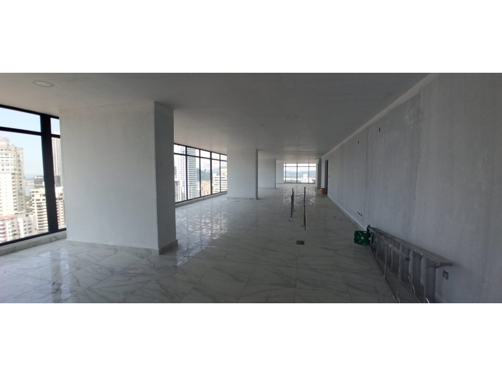 Se alquila Rooftop en calle 50 sobre vía principal, 1000mt2 — foto 2
