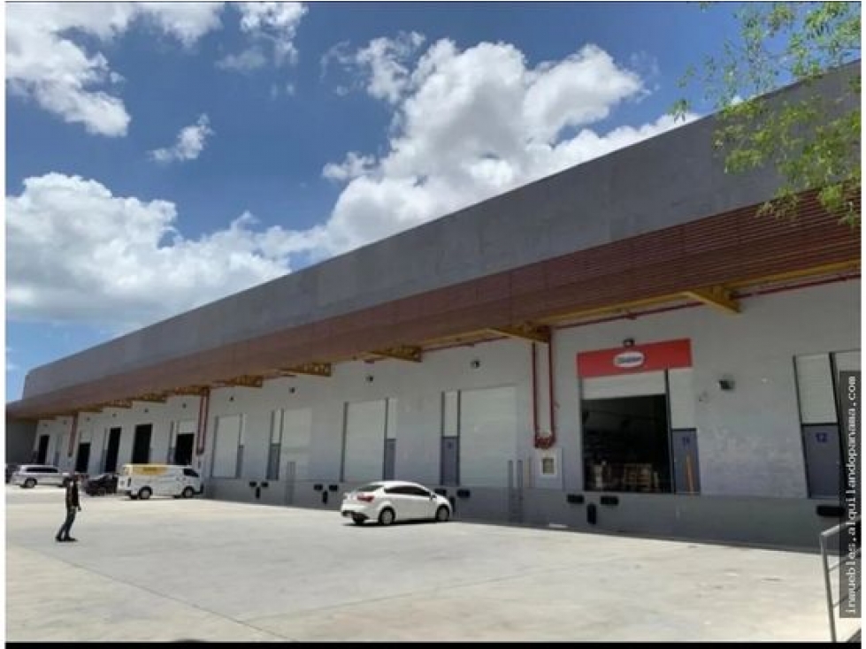 SE ALQUILA GALERA EN JUAN DIAZ 450M2 $3500 - 3